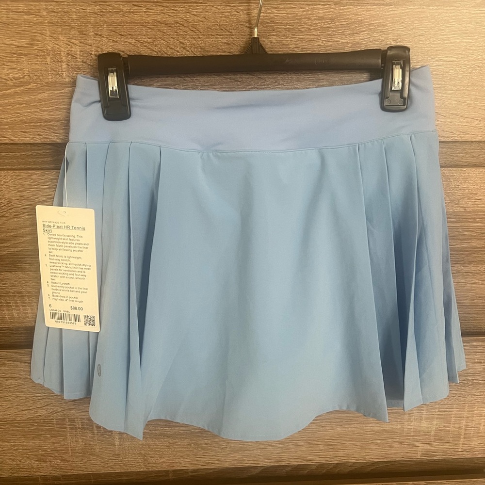 Lululemon side pleat light blue tennis skirt size 6